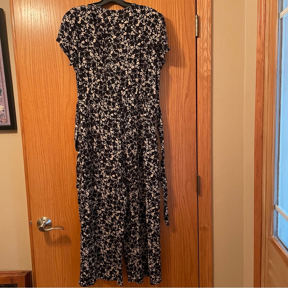Maurices Black Floral V-Neck Jumpsuit - Picture 9 of 14